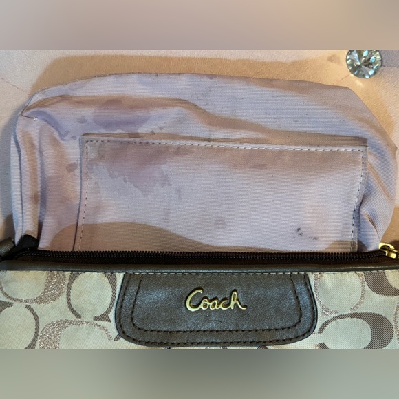 Coach Clutch -W charm and hang tag - Picture 7 of 9